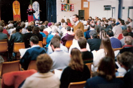 Evening-church-crowd-July-1989